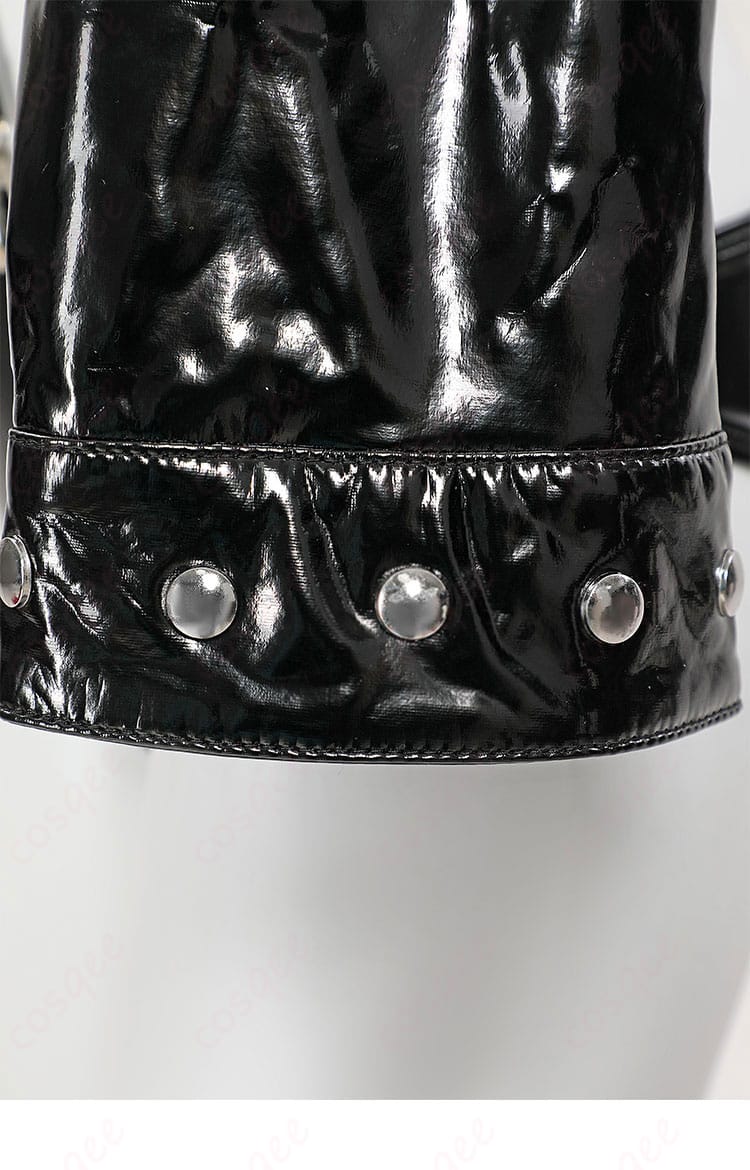 ニコ・ロビンの衣装の袖口部分の装飾。コスプレに欠かせないデザイン。