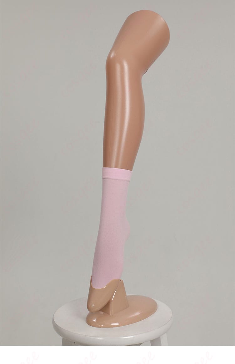 ナミ コスプレ衣装 エッグヘッド編のレッグカバーのディテール。装飾的なデザインが細部まで再現されています。