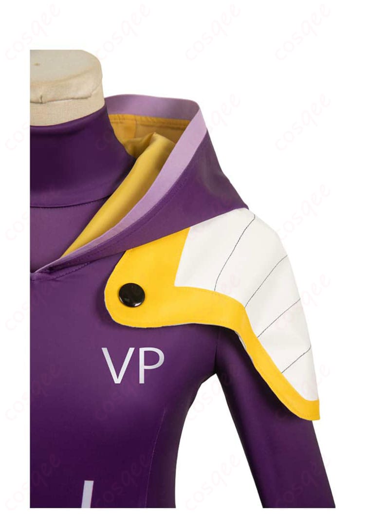 ジュエリー・ボニーの肩袖の装飾の詳細。高品質なデザインが際立つコスプレ衣装。