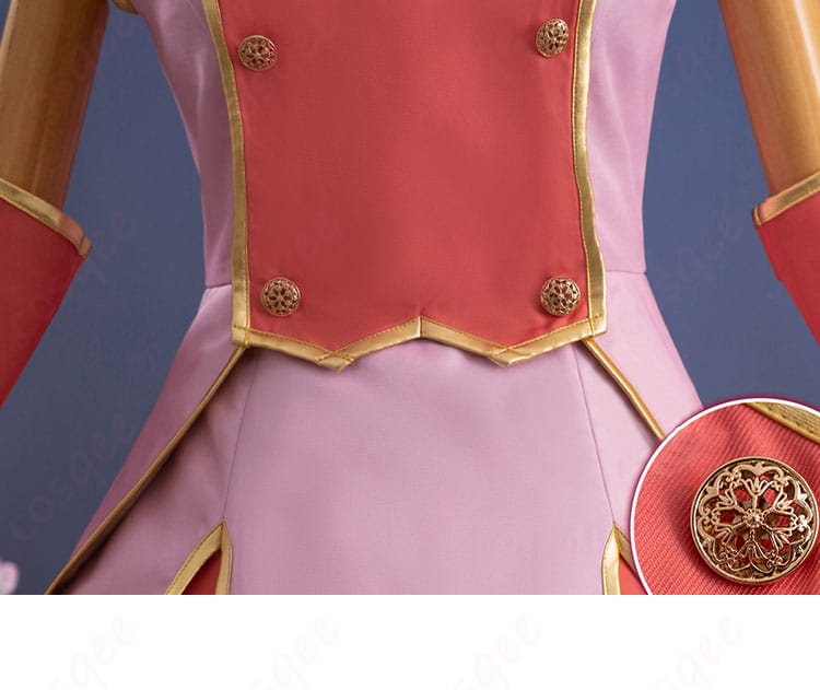 コスプレ衣装の腰部装飾とボタンのディテール。美しい装飾が目を引きます。