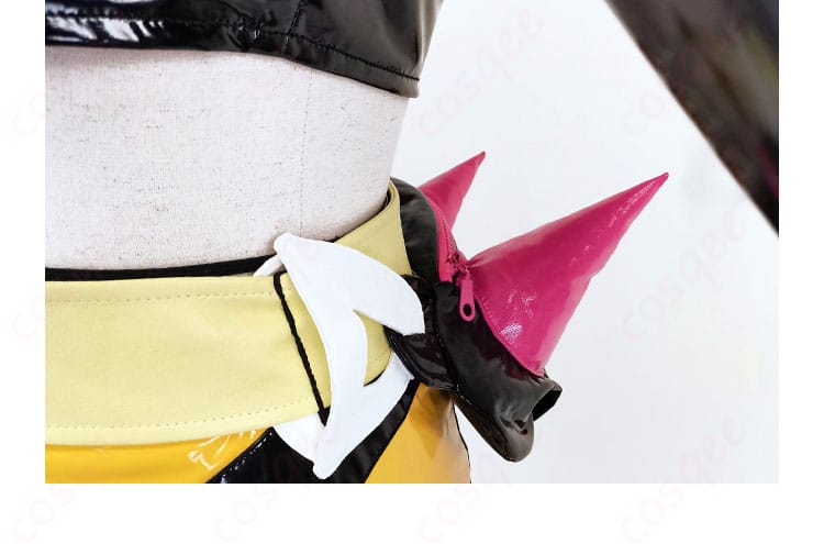 サンゴ コスプレ衣装の袖口の装飾ディテール。細かいパーツのデザインが魅力です。