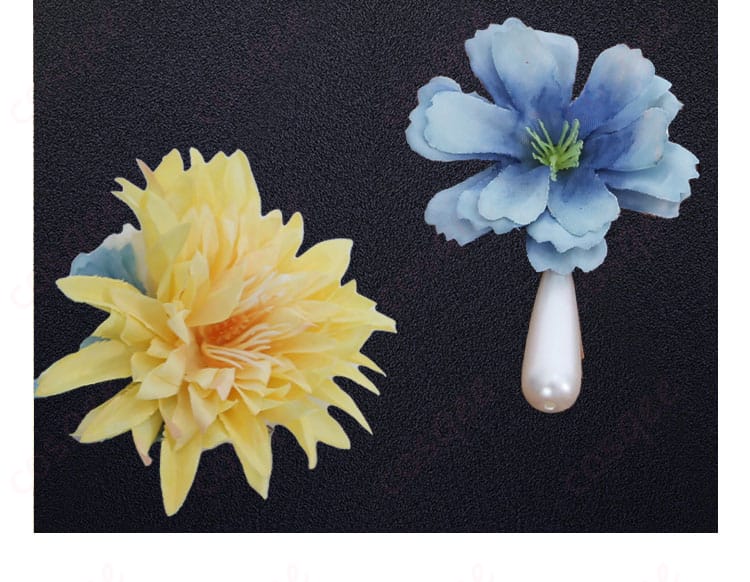 コスプレ衣装の花飾りの細部。鮮やかで精緻な仕上がり。