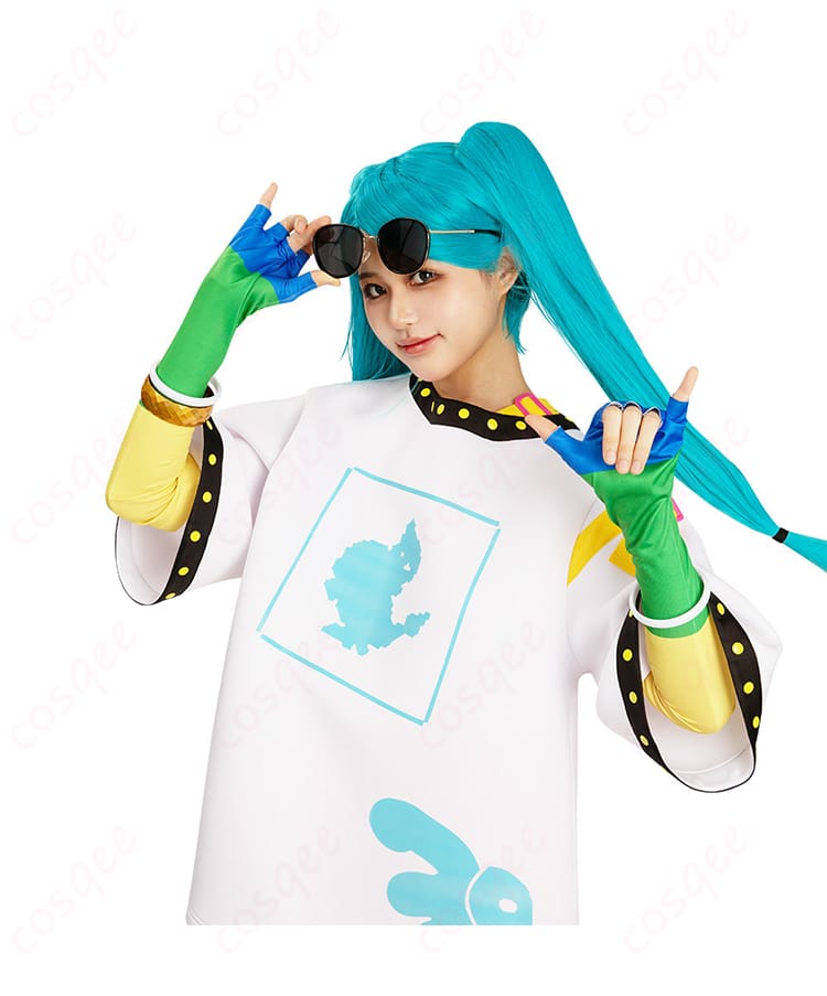 ペラップ コスプレ衣装の上衣部分を着用した正面画像。胸元のデザインや装飾の細部が見えます。