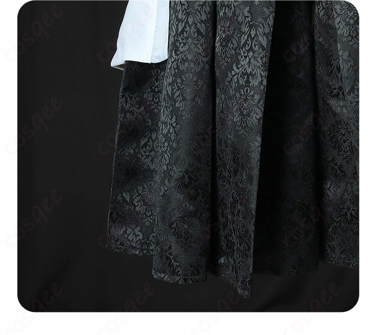 服装の下衣部分の装飾細部画像。細かいディテールが特徴です。