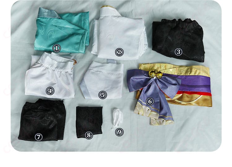 コスプレ衣装の全セット内容を展示した画像。セット内容が分かりやすく表示されています。