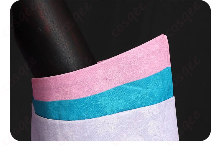 初音ミクコスプレ衣装の袖口のストライプ装飾。