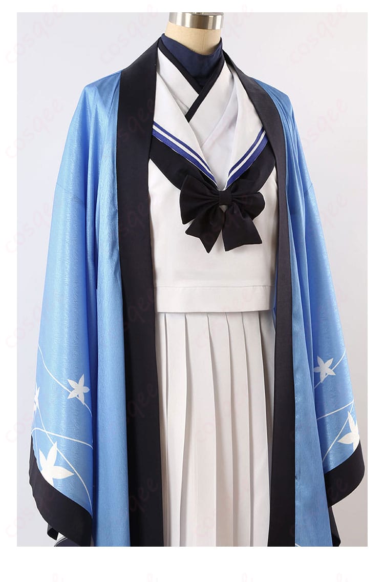 コスプレ衣装の前面装飾の細部。キャラクターの特徴をしっかり表現しています。