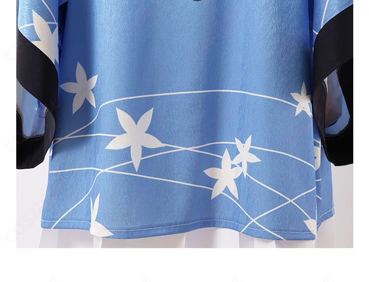 御稜ナグサ コスプレ衣装の背面衣摆の装飾の細部。エレガントで優雅な印象です。