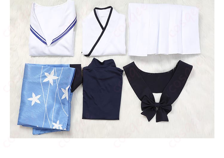 御稜ナグサ コスプレ衣装のセット内容を展示。衣装の詳細をしっかり確認できます。