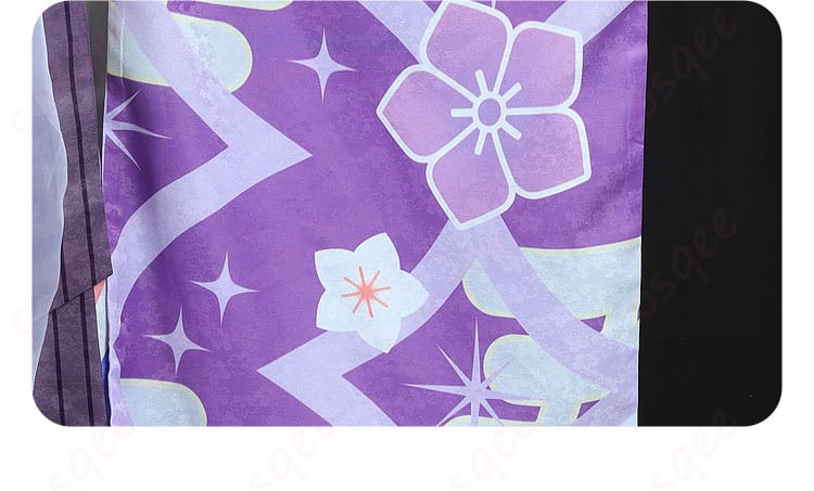 衣襟の装飾細部。キャラクターにふさわしい華やかなディテール。