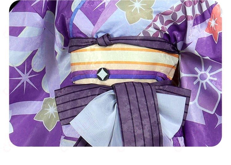 腰封の装飾細部。キャラクターの特徴的なデザインを再現。