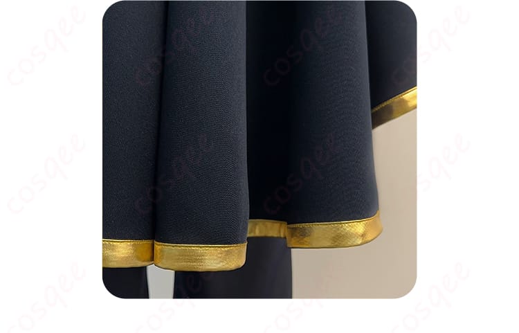 衣装の下裾部分の装飾ディテール、細部までこだわったデザイン。