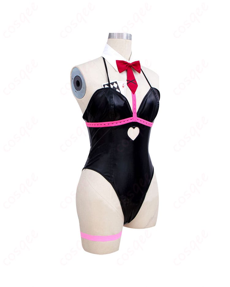 初音ミク「ラビットホール」コスプレ衣装の右側面画像。細部まで精密に再現された衣装の美しさを確認できます。