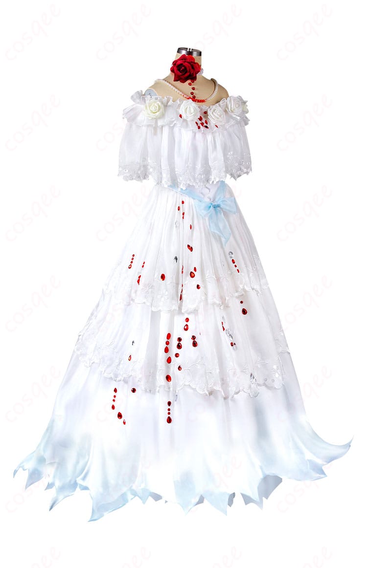 衣装の側面のディテールがわかる画像、コスプレの魅力を引き立てる。