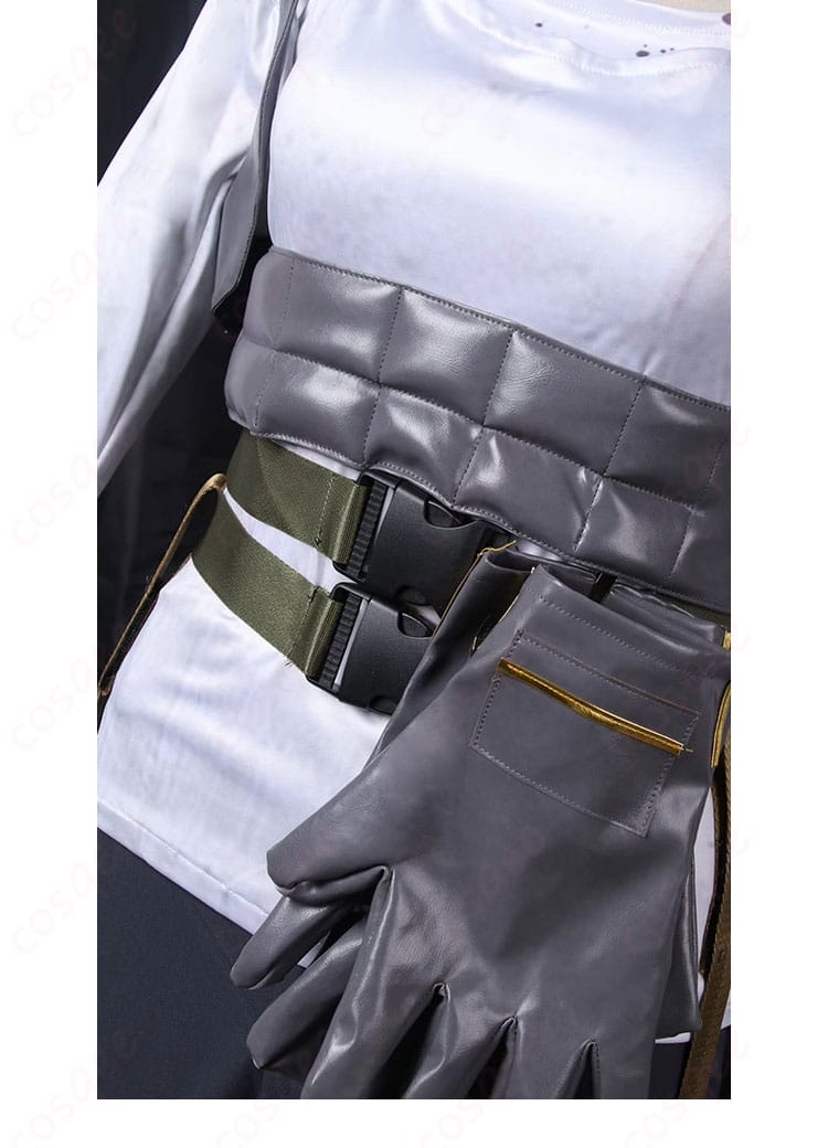 ライフラインのコスプレ衣装の腰部に施された精細な装飾。