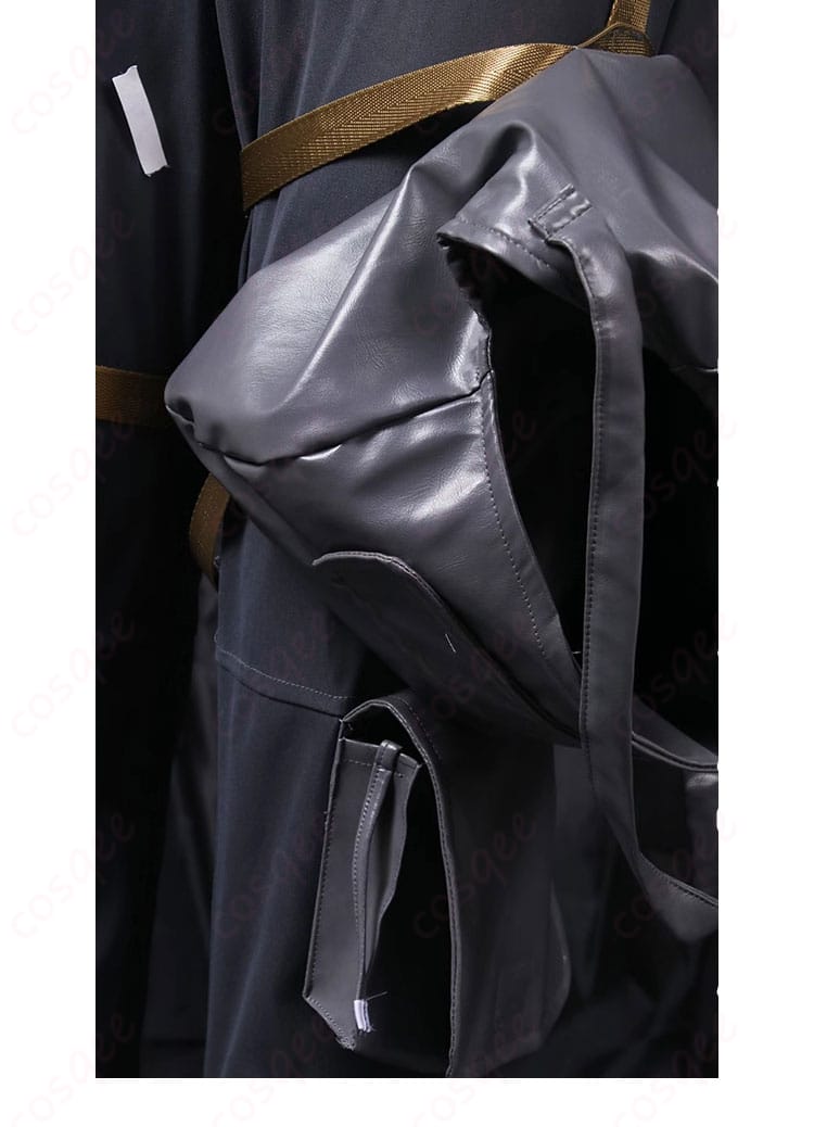 ライフライン コスプレ衣装の脚部装飾のディテール。