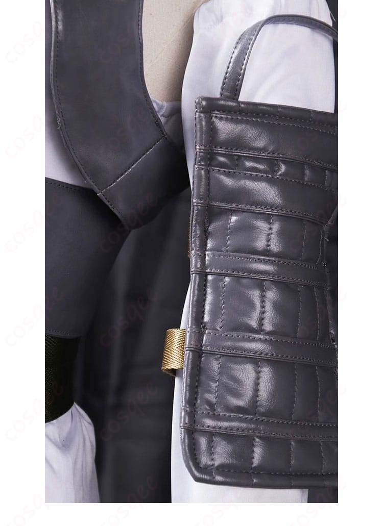 ライフラインコスプレ衣装の手腕部分の装飾をクローズアップ。