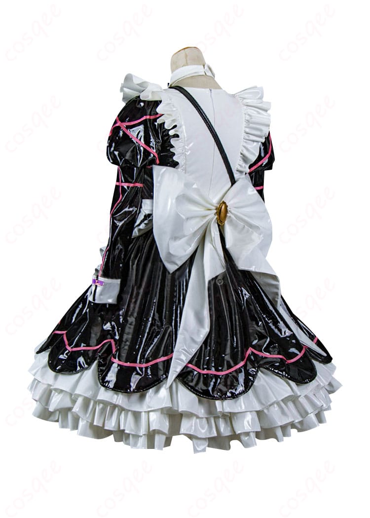 ココアのコスプレ衣装の背面のディテール。背部の蝶結びが特徴的なデザイン。