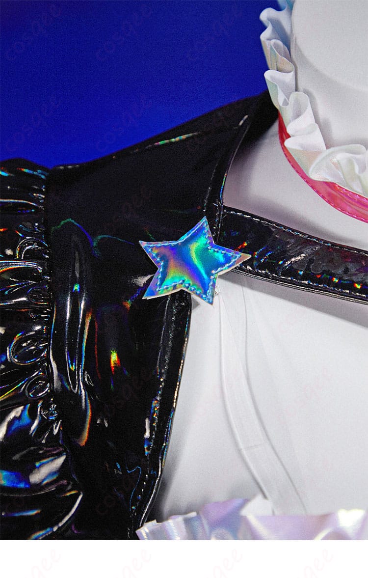 コスプレ衣装右肩の五角星装飾の細部画像、コスプレのアクセント。