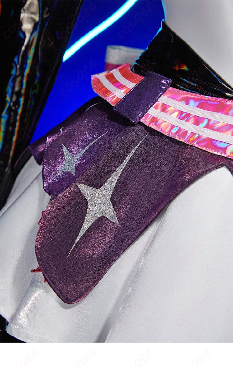 コスプレ衣装腰部の装飾ディテール、アクセントとなる部分。