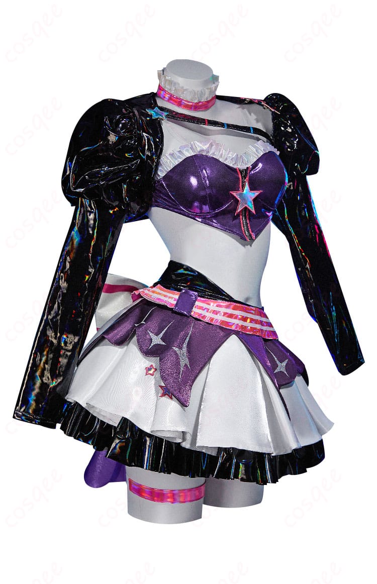 コスプレ衣装の側面全体画像、細部まで再現された巡音ルカの衣装。