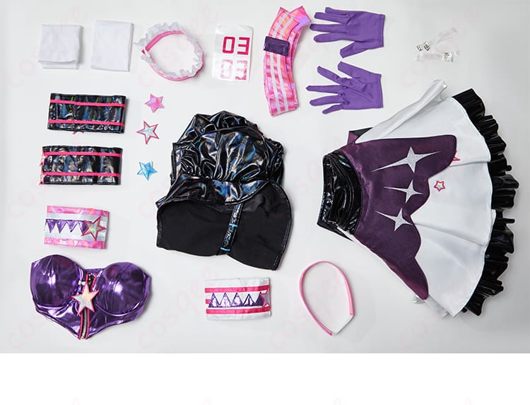 コスプレ衣装のセット内容全体画像、すべてのアイテムを確認できます。