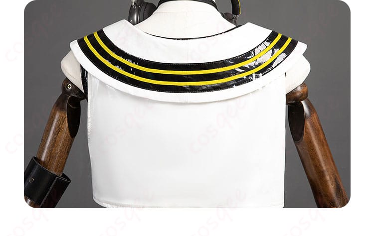 コスプレ衣装 背面の装飾ディテール