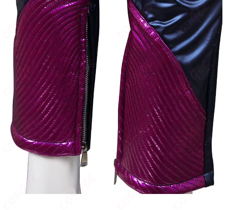 ズボンの脚部分の装飾、特有のデザインがしっかり表現されている。