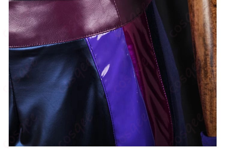 コスプレ衣装の脚部装飾、洗練されたデザインが特徴。