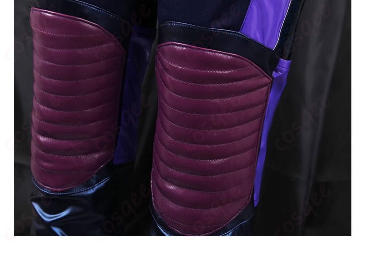 コスプレ衣装の膝部の装飾、立体的なデザインが目を引く。