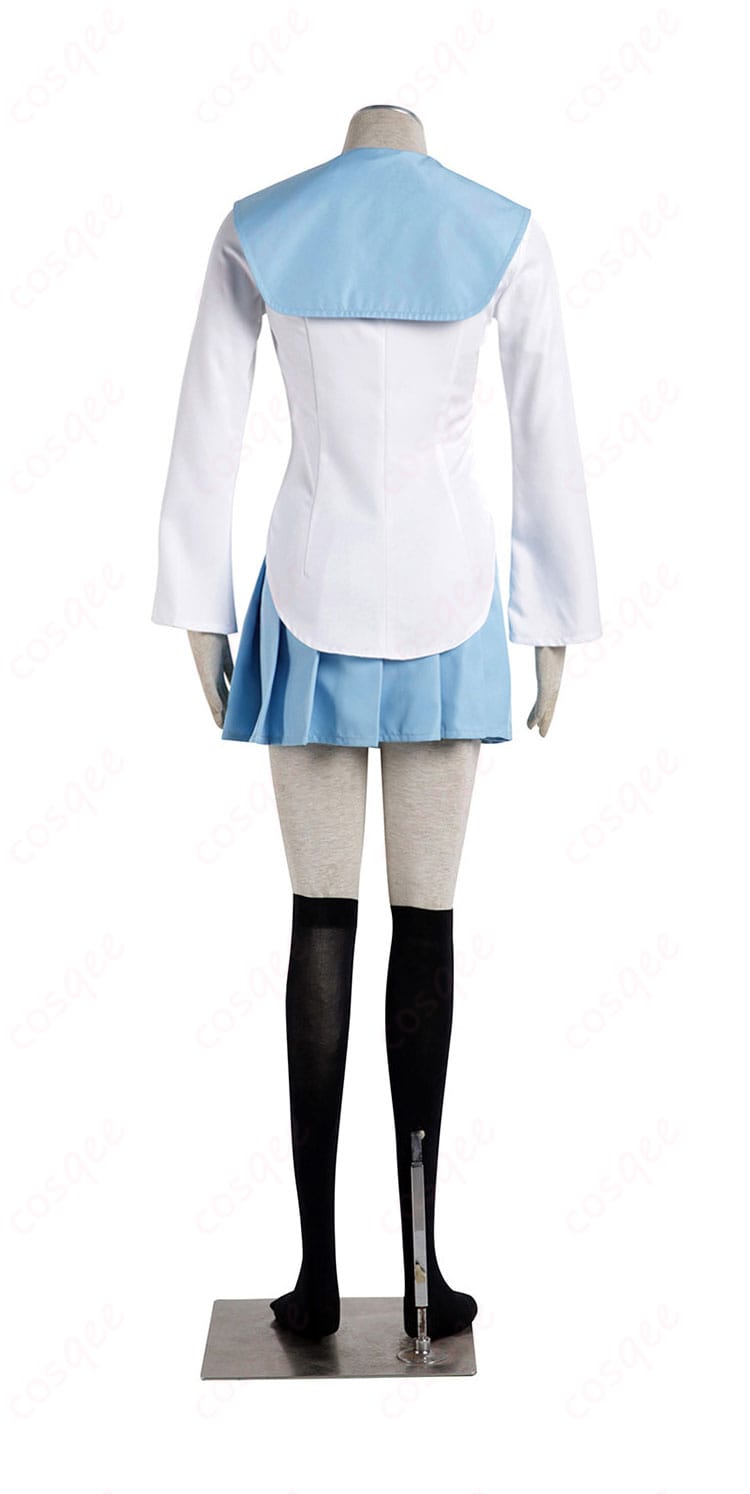 桐崎千棘 コスプレ衣装の背面図、背面のデザインやディテールも忠実に再現