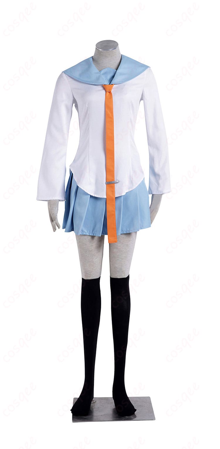 桐崎千棘のコスプレ衣装の正面からの全体像、精密なディテールが特徴