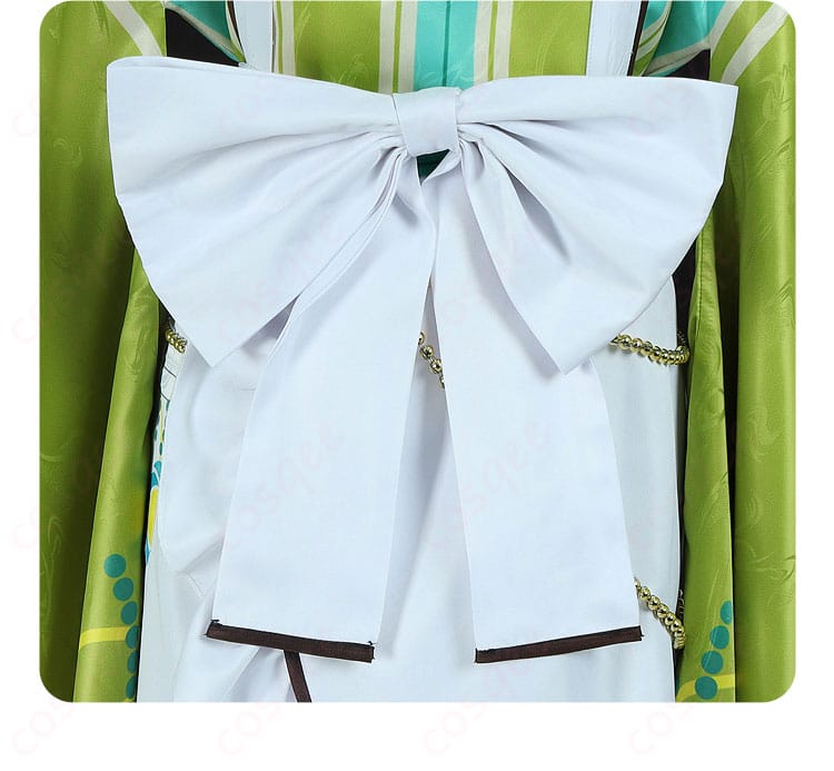 背面に施された蝶の装飾、可愛らしさを引き立てます。