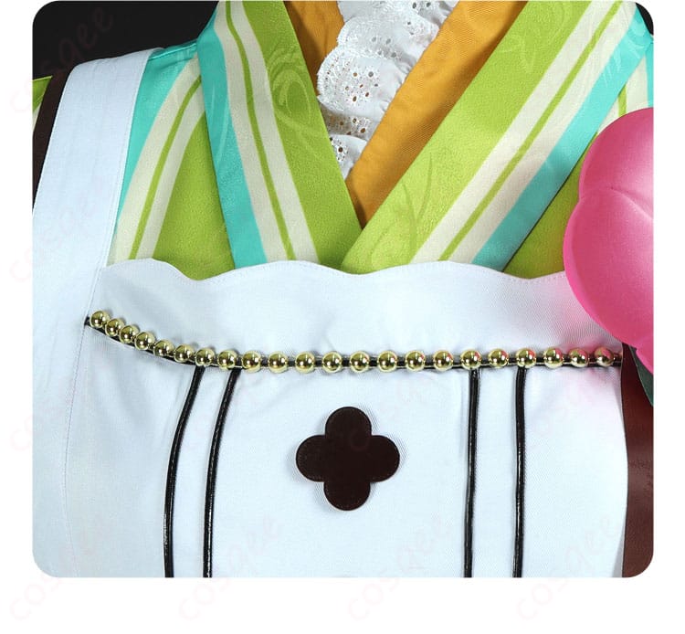 胸元の装飾ディテール、豪華で丁寧に仕上げられています。