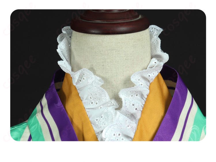 衣装の襟元の装飾ディテール、微熱喫茶のイメージにぴったりのデザイン。