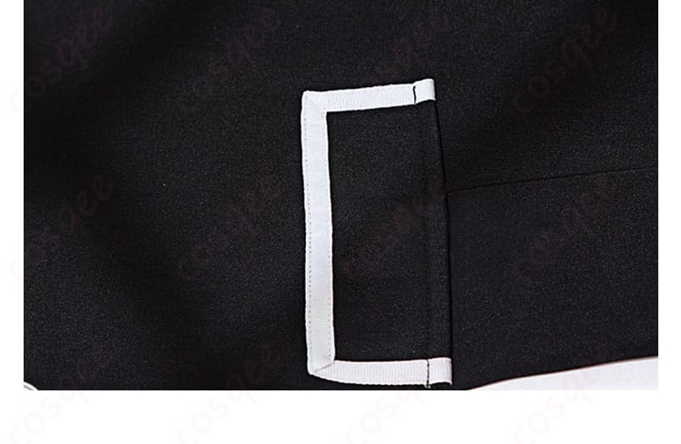 富樫勇太のコスプレ衣装に施されたポケットの詳細。高品質な仕上がりと実用的なデザイン。