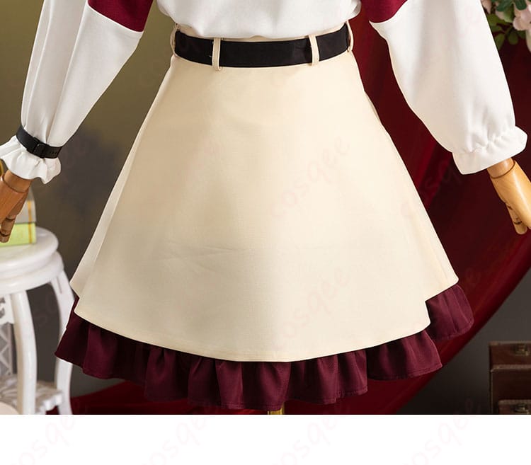 スカート背面の装飾細部画像