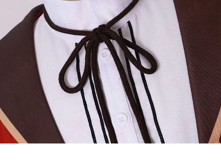 服の襟部分の装飾細部、パトリック・アッシュバトン コスプレ衣装の特徴的なデザイン。