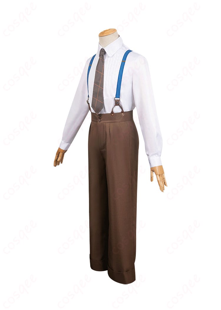 シャルルマーニュ コスプレ衣装の側面画像。サスペンダーやネクタイなど、衣装の細部がしっかり再現されています。