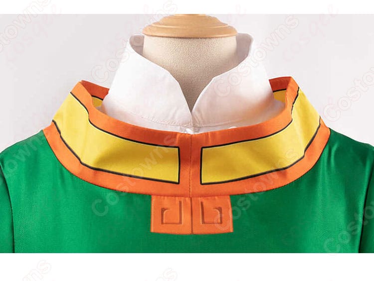 李小狼の戦闘服の美しい領口デザイン、細かい刺繍。