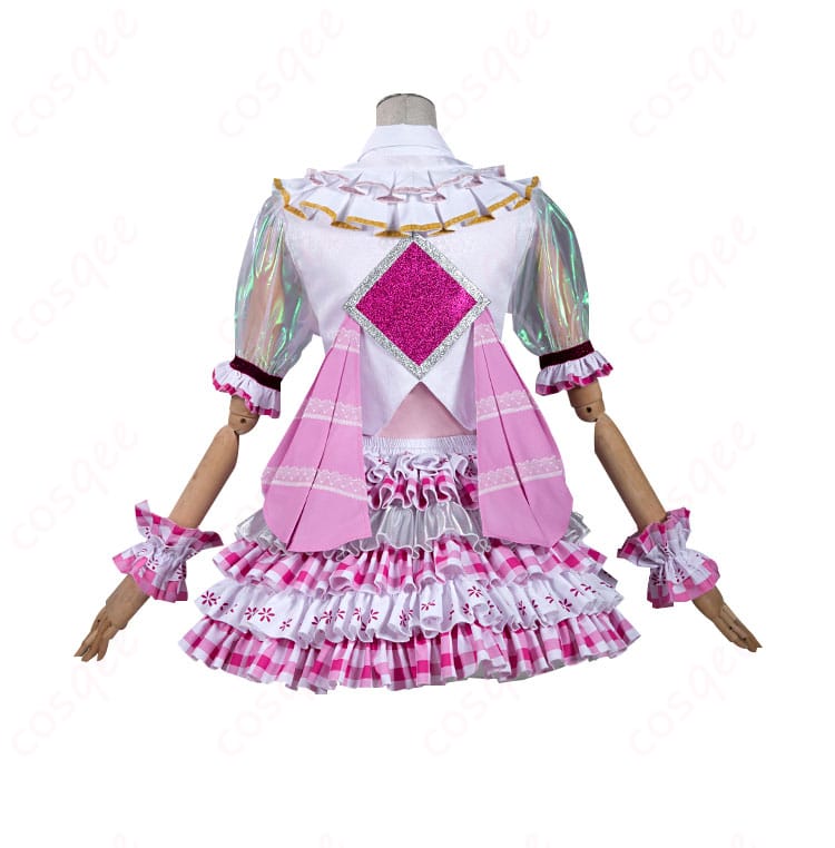 プリパラ 北条そふぃ コスプレ衣装の背面写真。背面のデザインと装飾が特徴的です。