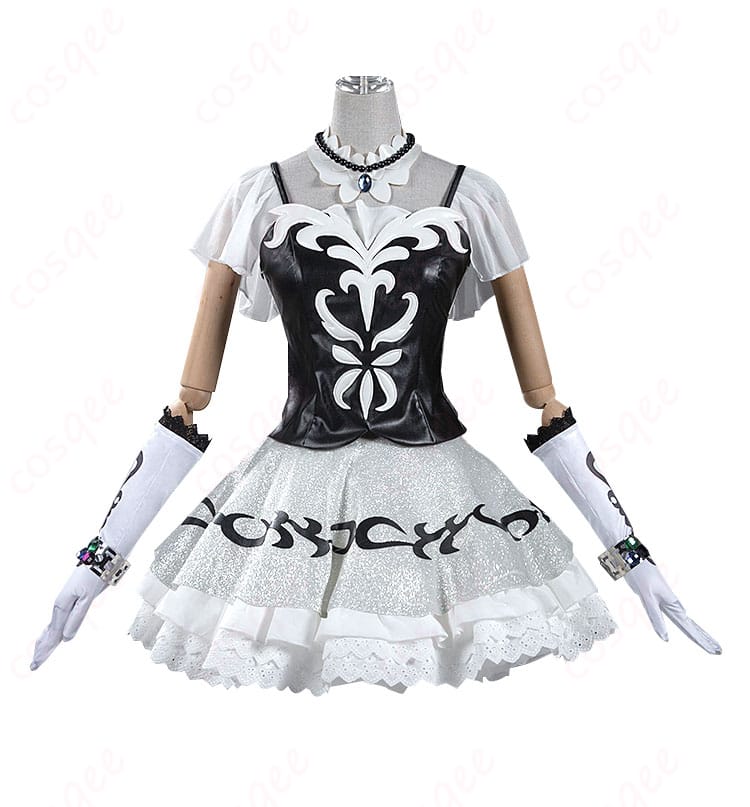 北条そふぃのコスプレ衣装の正面図。美しいデザインと細部にこだわった衣装が特徴。