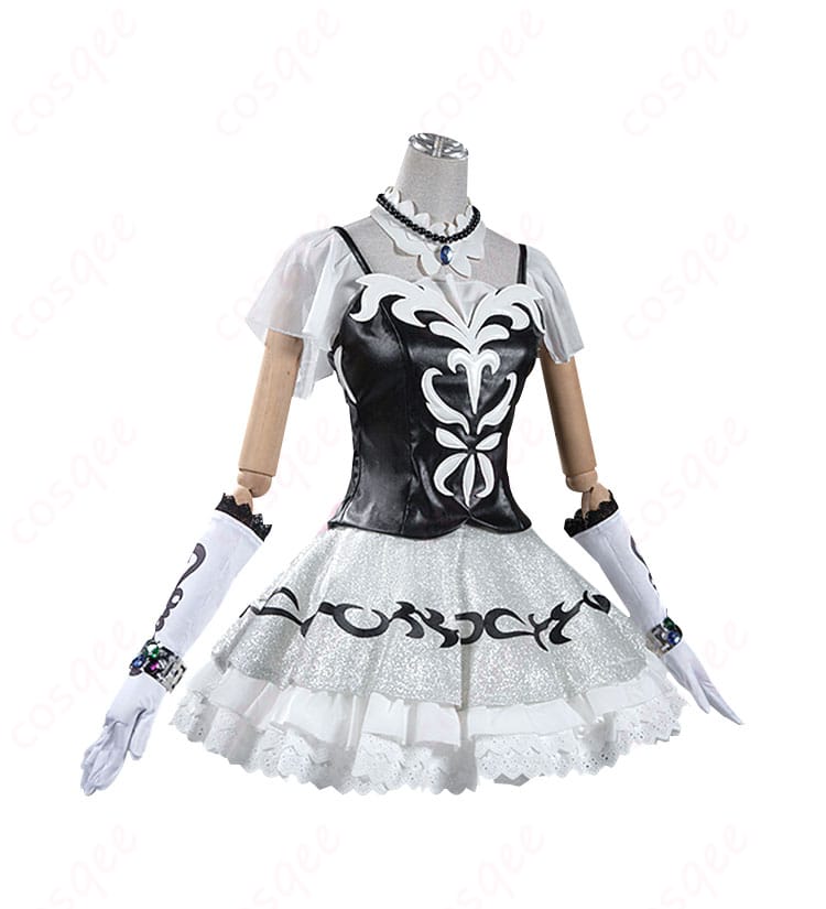 北条そふぃのコスプレ衣装の側面。美しいシルエットが際立つコスプレ衣装。