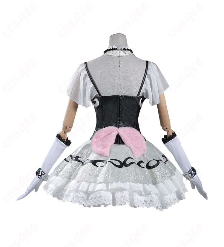 コスプレ衣装の背面デザイン。背中のディテールまで丁寧に再現。