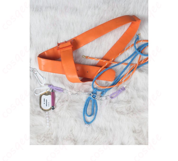 付属するアクセサリーやベルト部分の詳細画像。衣装を完成させる重要なアイテムです。