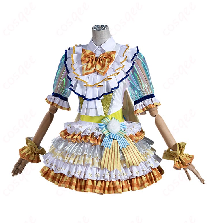 プリパラ 南みれぃ コスプレ衣装 側面から見たデザイン、衣装のシルエットが確認できる。