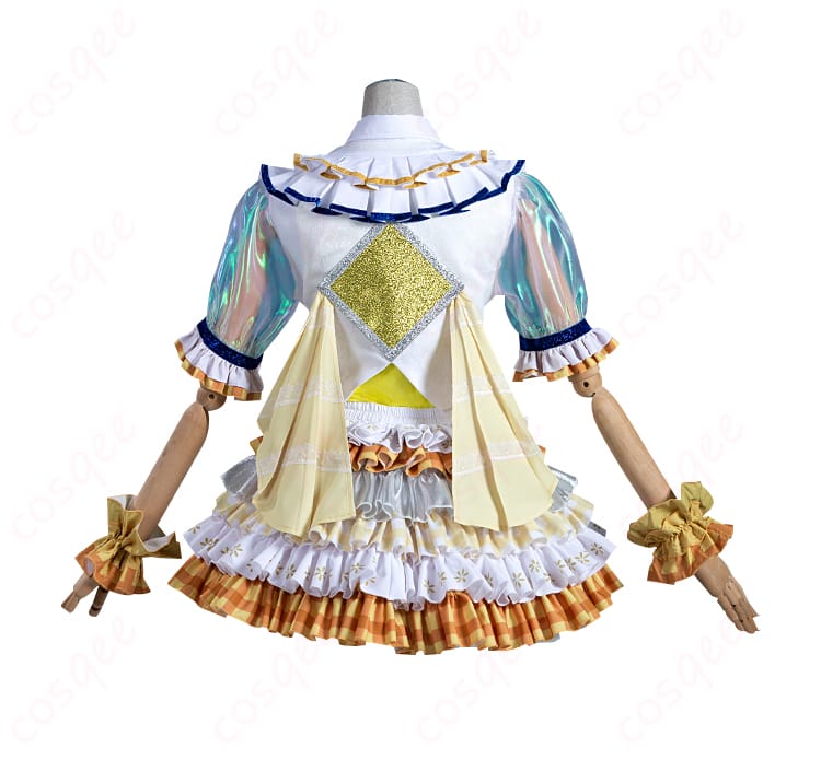 プリパラ 南みれぃ コスプレ衣装 背面のディテール、背中部分のデザインがしっかり見える。