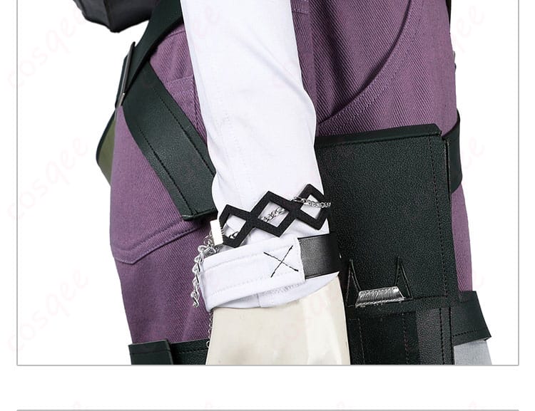 クローヴ衣装に合うアクセサリーとブレスレットのディテール。