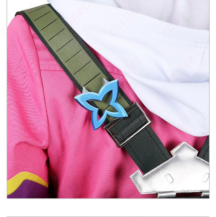 背面装飾の細部。クローヴコスプレ衣装の背帯部分のデザインです。