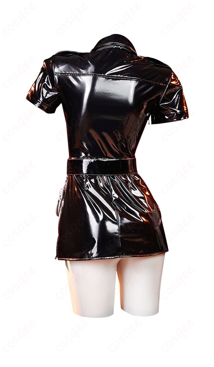 ベヨネッタ2 ベヨネッタ コスプレ衣装の背面画像。バックスタイルのデザインを詳しく確認できます。